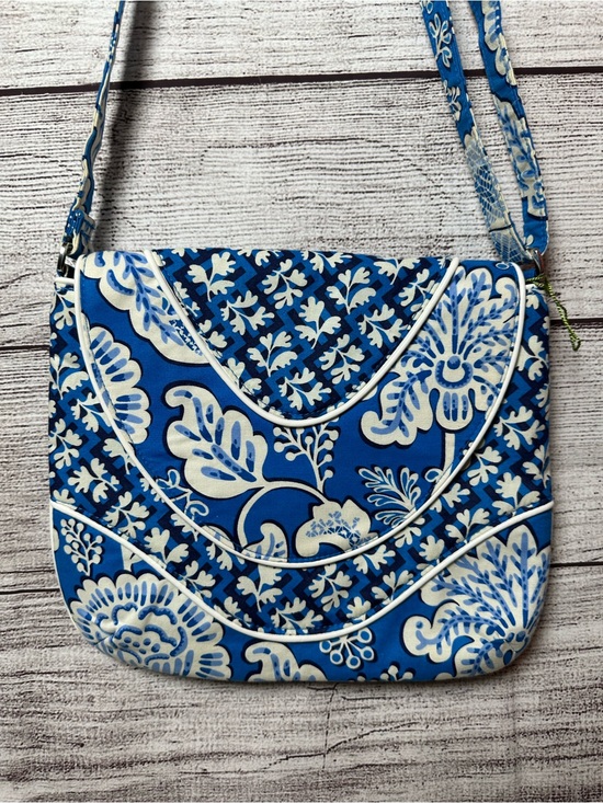 Vera Bradley Handbags - Vera Bradley crossbody bag in Blue Lagoon quilted pattern